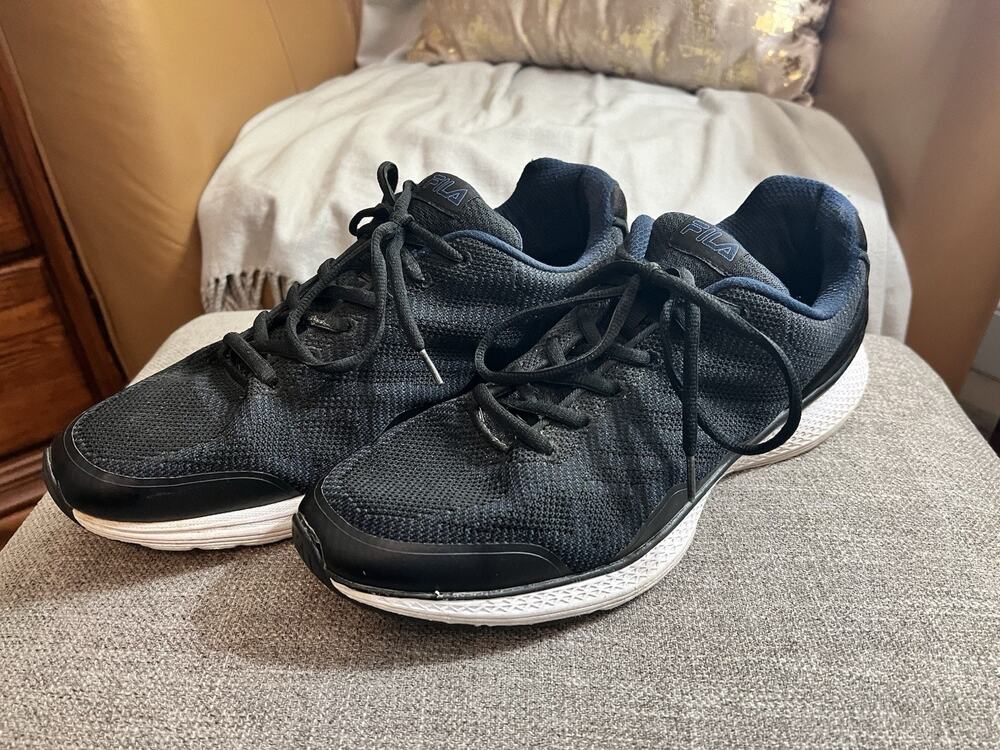 FILA Men's MEMORY STARTUP Black/Navy Lightweight ATHLETIC SHOE Size 13